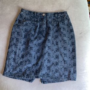 Les Copains Grey Denim Pencil Skirt with Black Stitched Floral Prints EU 42